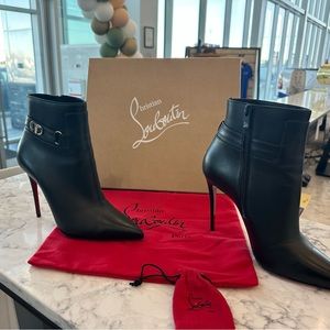 Size 37.5 Christian Louboutin